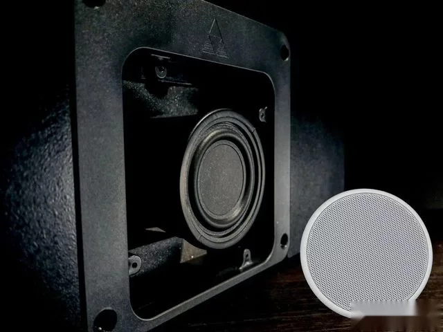 Triad IC DS4/9 FR W круглая микрорешетка